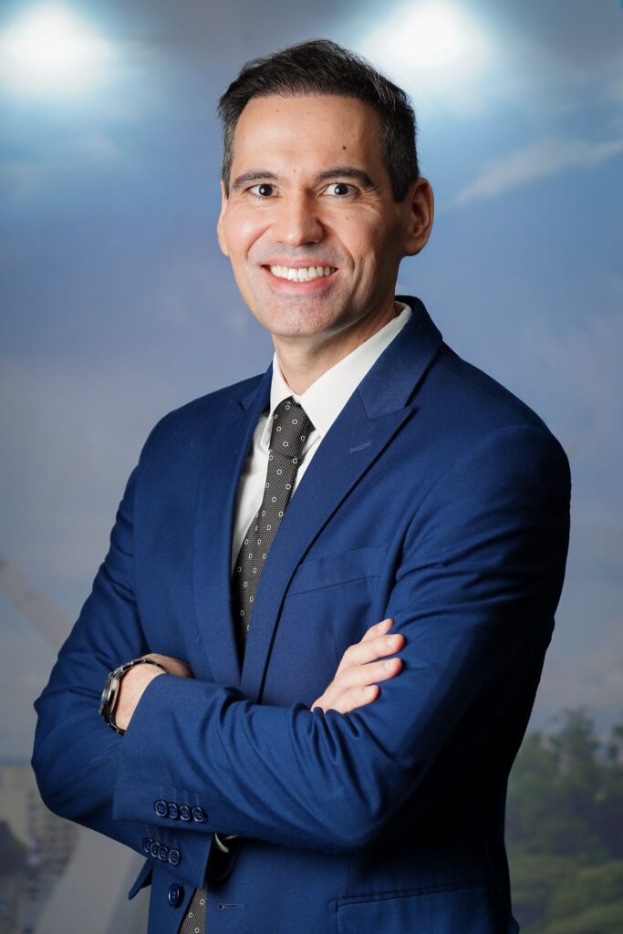 Dr. Fábio Faleiro